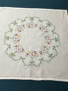 Hand Crafted Antique Vintage Linen Table 32”Square Embroidered Floral Wreath